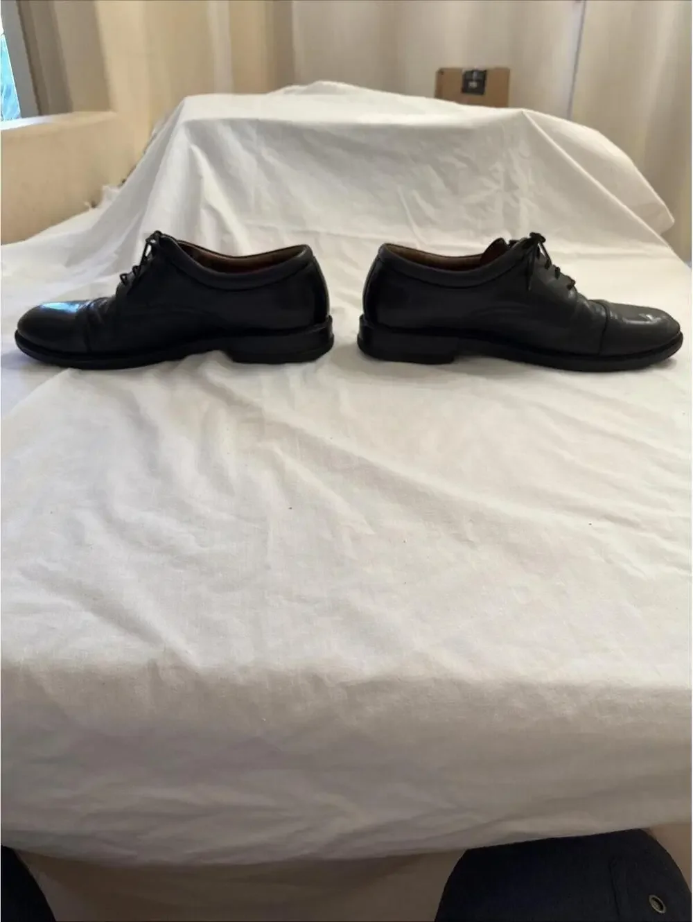Johnston & Murphy Men’s Black Leather Cap Toe Oxford Dress Shoes – Made in Italy